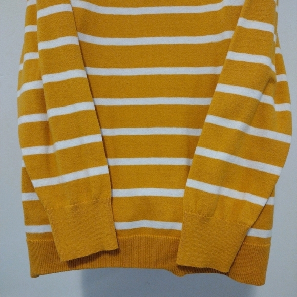 Gap - Striped Mustard Yellow Crewneck Sweater - Picture 12 of 16